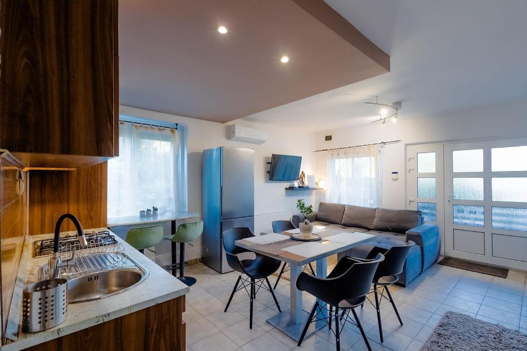 שיופוק Fatima Apartman מראה חיצוני תמונה